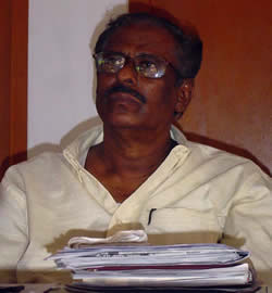 Mavai Senathirajah, MP meeting press in 2009. photo courtesy TamilNet 