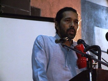 Lakshman F.B. Gunasekera, delivering the first D.Sivaram Memorial lecture, in Colombo, Sri Lanka June 2007
