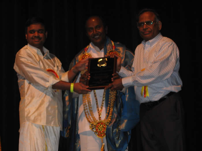 Felicitation of Dr. Senthuraman at FeTNA 2007