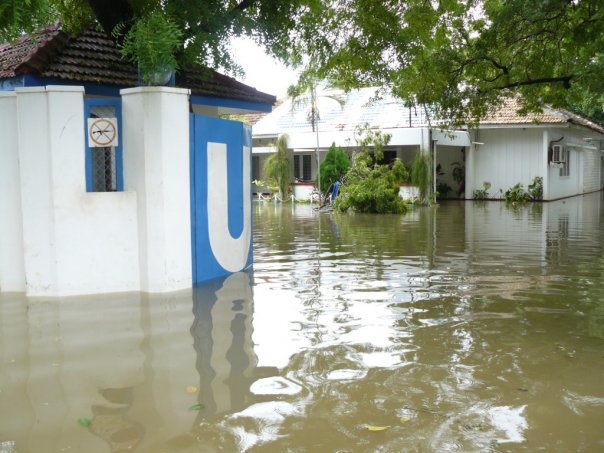UNHCR Temple Road Nallur Jaffna after Cyclone Nisha November 2008