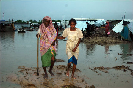 Safe Zone Vanni IDPs struggling to cope with floods amid SLA shelling Photo: TamilNet March 3 2009