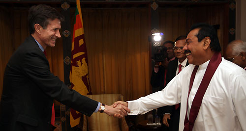 Assistant Secretary of State Robert O. Blake Jr. & Sri Lanka President Mahinda Rajapaksa April 29 2010