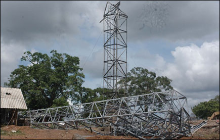 Kilinochchi's destroyed telecommunication tower Nov 2007
