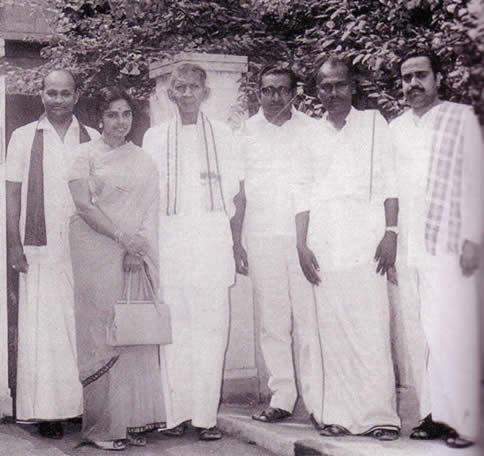 Kovai Mahesan (extreme right) editor Sutanthiran with A Amirthalingam, Mrs. M. Amirthalingam, Chelvanayagam, Chelvanayakam, A P Janarthanam A S Manavaithambi at C N Annadurai's house 1972