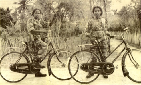 LTTE female fighters, 1985?
