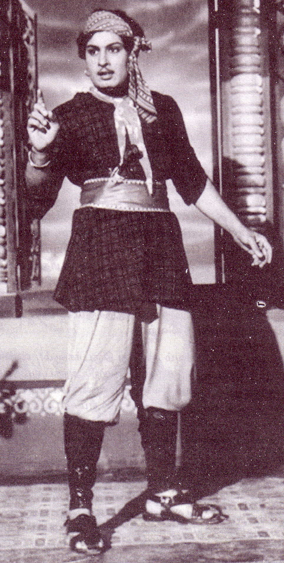 Malai Kallan (1954) - MGR