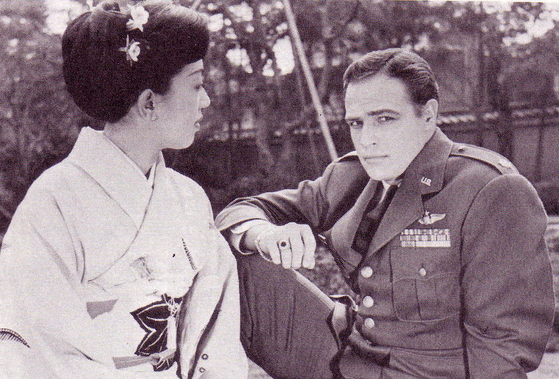 Brando with Miiko-Taka in 'Sayonara'