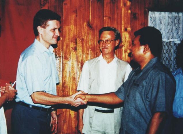 In this file photo from November 2000, Norway's special peace envoy Erik Solheim meets LTTE leader Velupillai Prabhakaran in Kilinochchi in northern Sri Lanka.